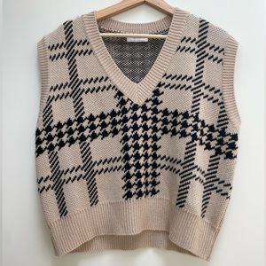 Houndstooth oversized sweater vest - oak + fort
